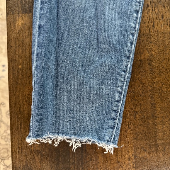 Hollister Ultra High-Rise Mom Jeans Hipster‎ Vintage Stretch - Picture 2 of 10